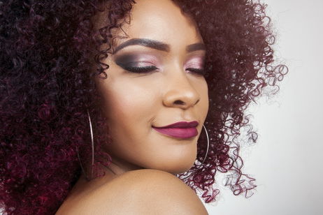 Problemas más comunes del pelo rizado: así puedes solucionarlos Problemas más comunes del pelo rizado: así puedes solucionarlos