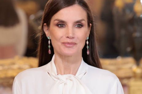 El look romántico de la reina Letizia: consigue el estilo de su último evento con estas dos prendas El look romántico de la reina Letizia: consigue el estilo de su último evento con estas dos prendas