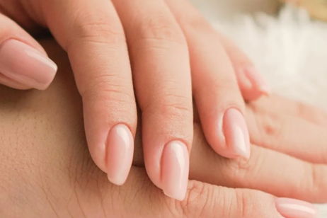 Productos y consejos infalibles para que tus uñas se fortalezcan y crezcan más rápido Productos y consejos infalibles para que tus uñas se fortalezcan y crezcan más rápido