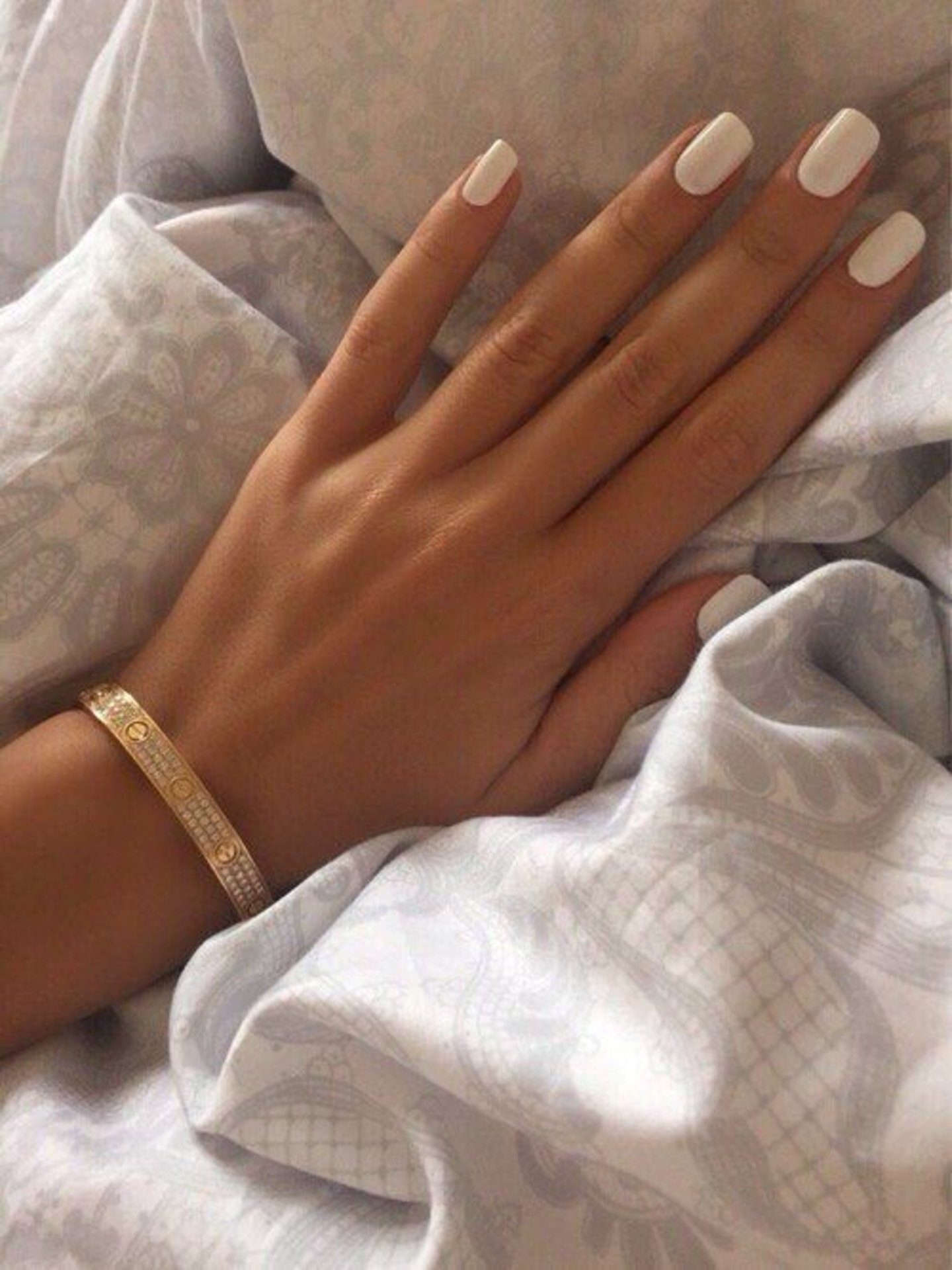 manicura blanca