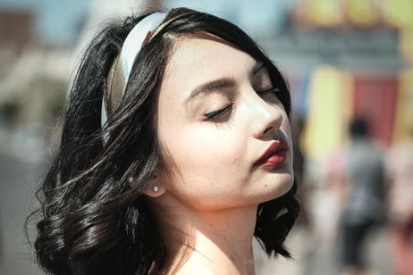 7 Peinados fáciles y elegantes con diadema 7 Peinados fáciles y elegantes con diadema