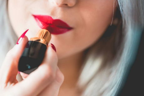 Cómo pintarte los labios según su forma Cómo pintarte los labios según su forma
