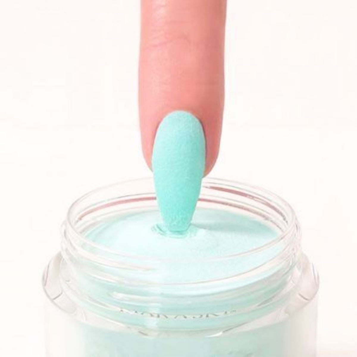 Qué es el dipping de uñas cómo se hace y mejores ideas para hacerlo