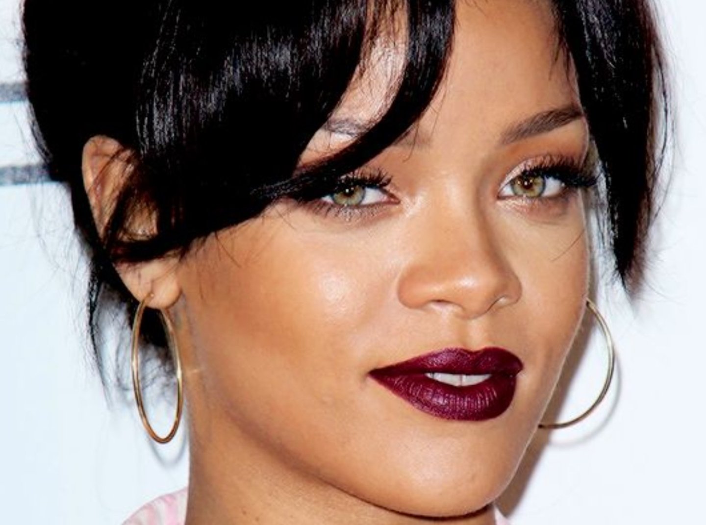 labial borgoña Rihanna