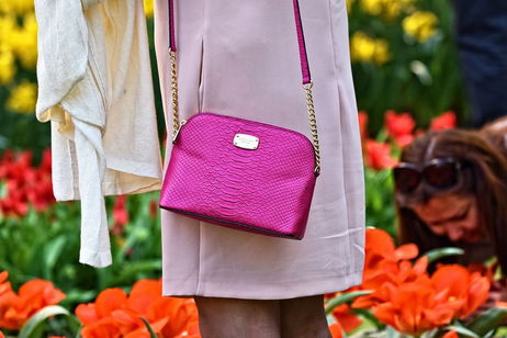 9 accesorios rosas para completar tu look al estilo Barbie 9 accesorios rosas para completar tu look al estilo Barbie