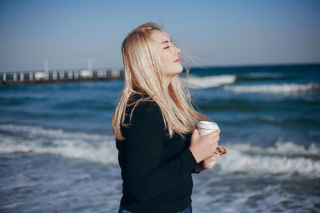 Mejores perfumes con olores acuáticos para oler a verano