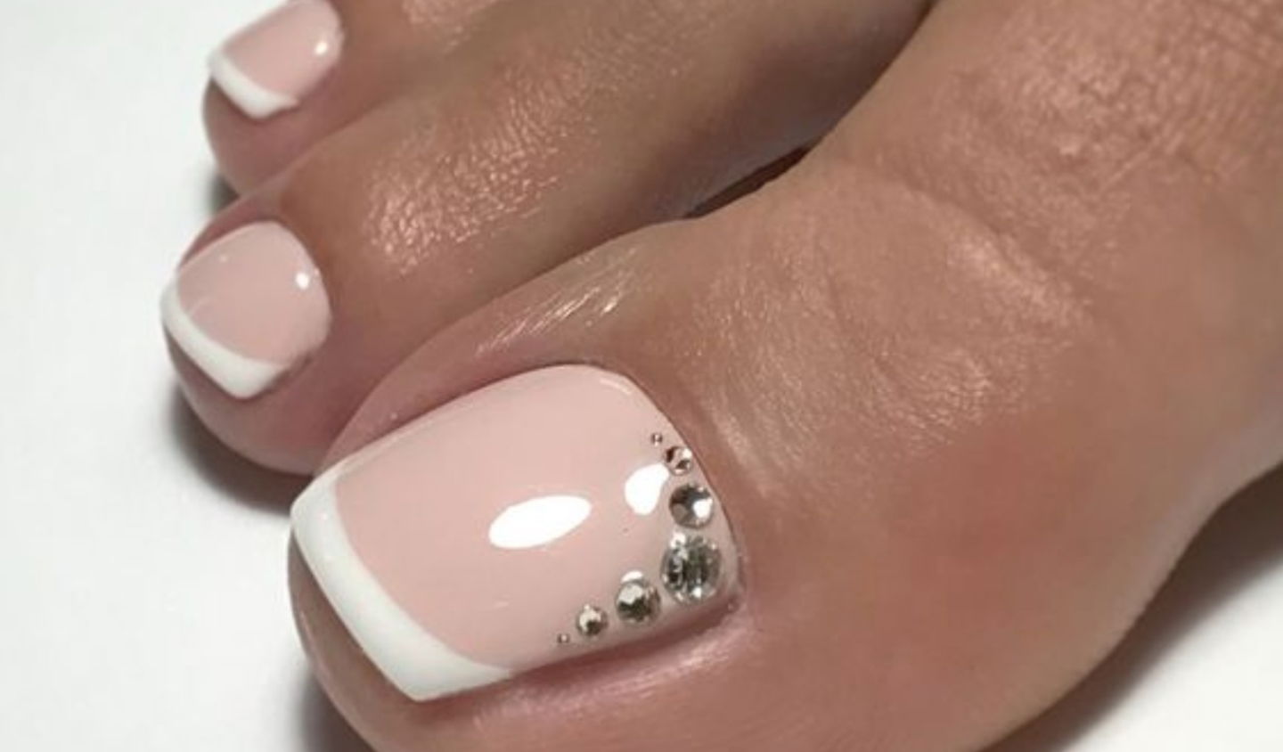 pedicura francesa con brillantes