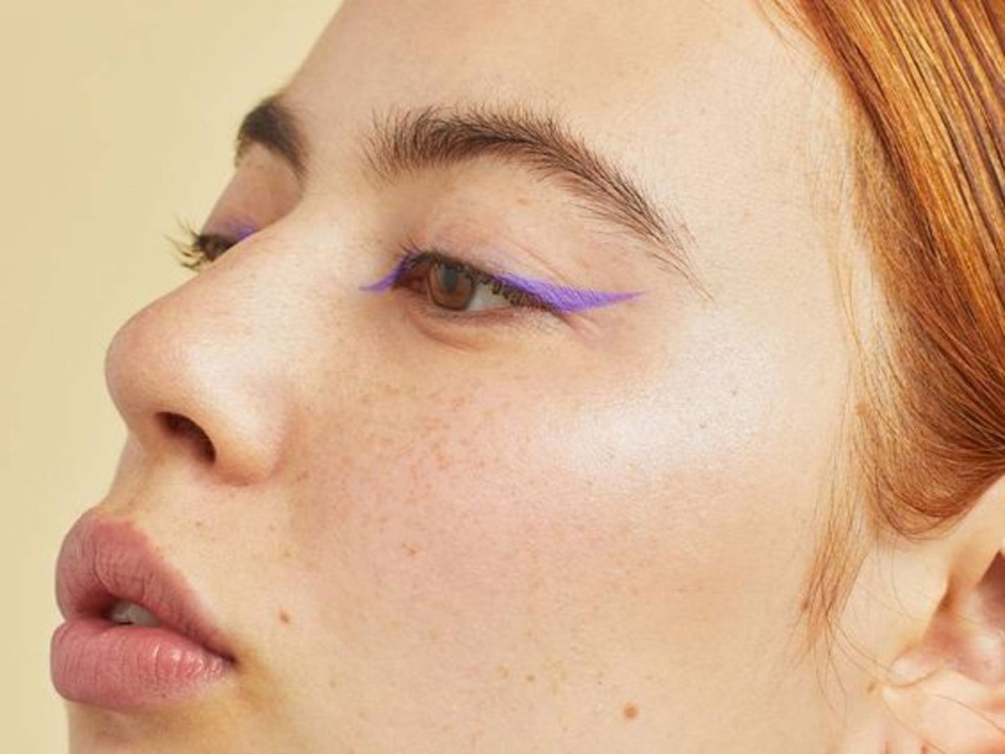 eyeliner fino malva