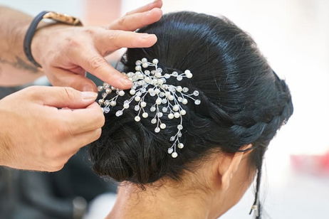7 accesorios de pelo elegantes para llevar de invitada a una boda 7 accesorios de pelo elegantes para llevar de invitada a una boda
