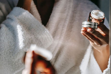 Crema de día o crema de noche: ¿en qué se diferencian y cuál es mejor? Crema de día o crema de noche: ¿en qué se diferencian y cuál es mejor?