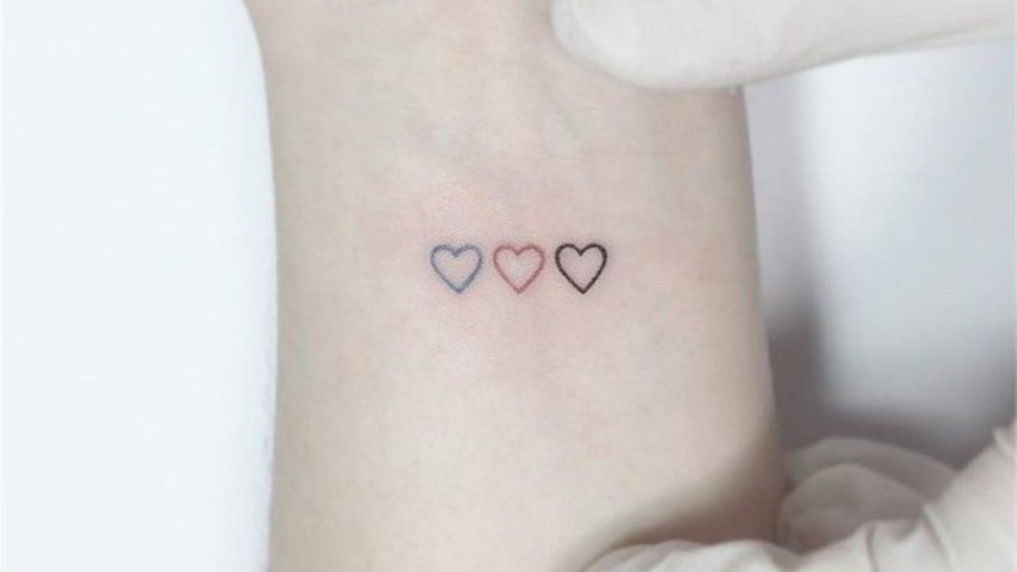tatuajes minimalista corazones