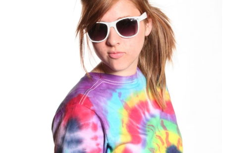 Cómo hacer tie dye en casa con tintes en diferentes estilos Cómo hacer tie dye en casa con tintes en diferentes estilos