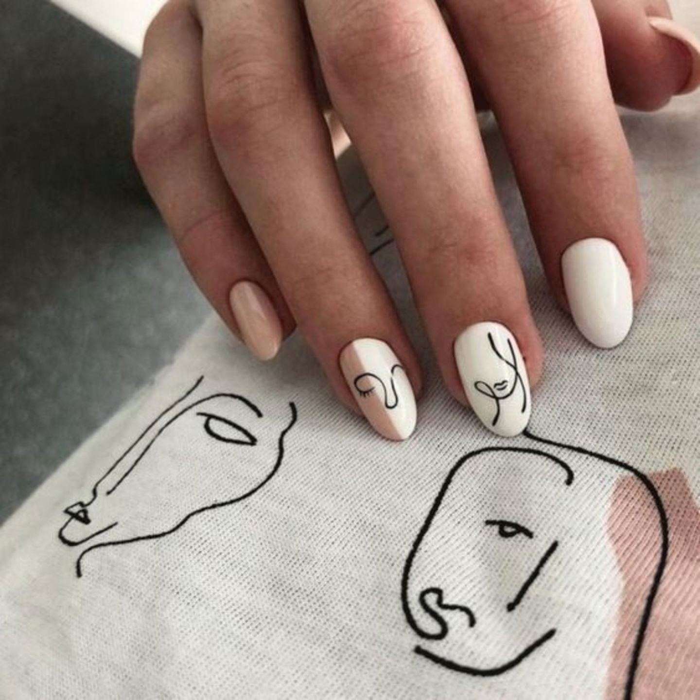 manicura minimalista