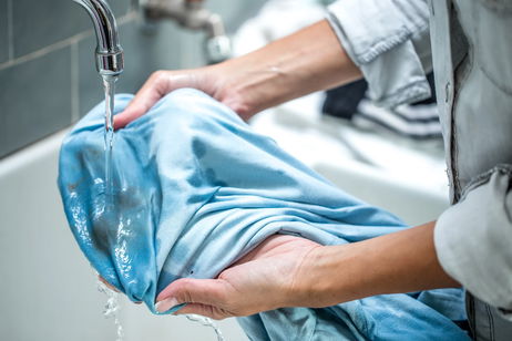 C贸mo quitar la grasa y el aceite de la ropa: todas las soluciones C贸mo quitar la grasa y el aceite de la ropa: todas las soluciones