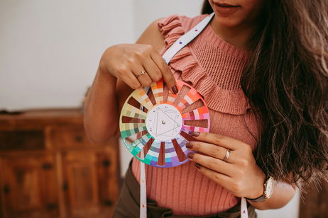 Todo sobre la colorimetría primavera: colores ideales, tips de estilo y cómo vestirte según tu estación Todo sobre la colorimetría primavera: colores ideales, tips de estilo y cómo vestirte según tu estación