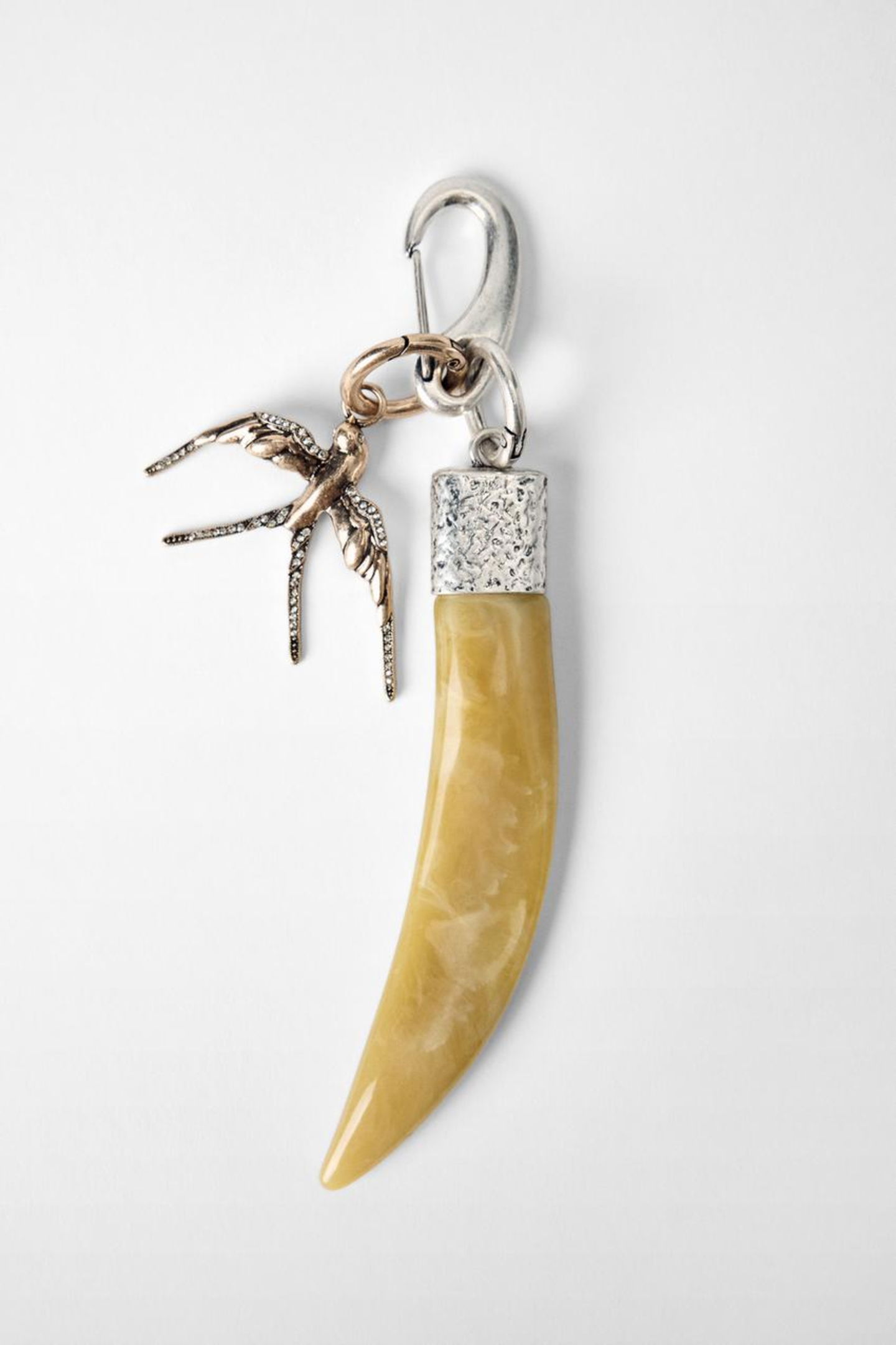 cuerno charm kate moss x zara
