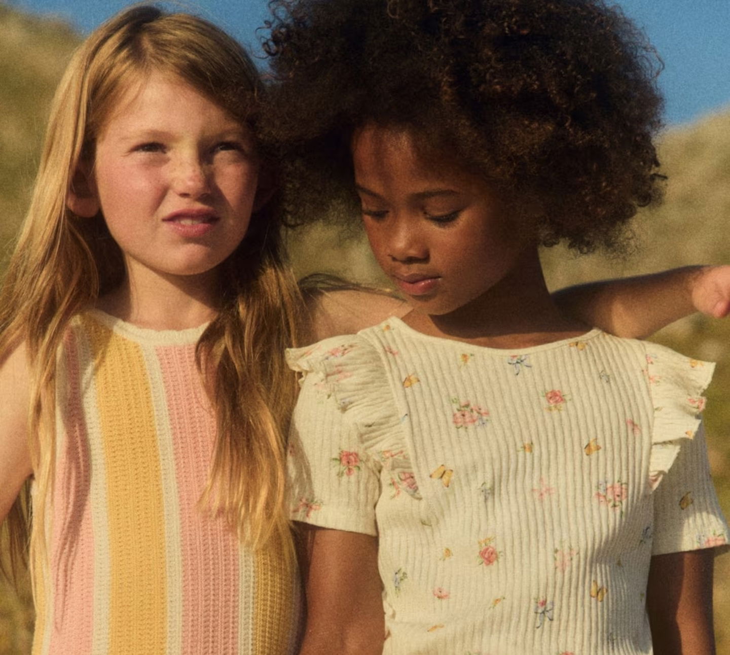 niñas playa H&M