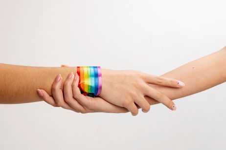 Los 5 mejores diseños de uñas para lucir en el orgullo Los 5 mejores diseños de uñas para lucir en el orgullo