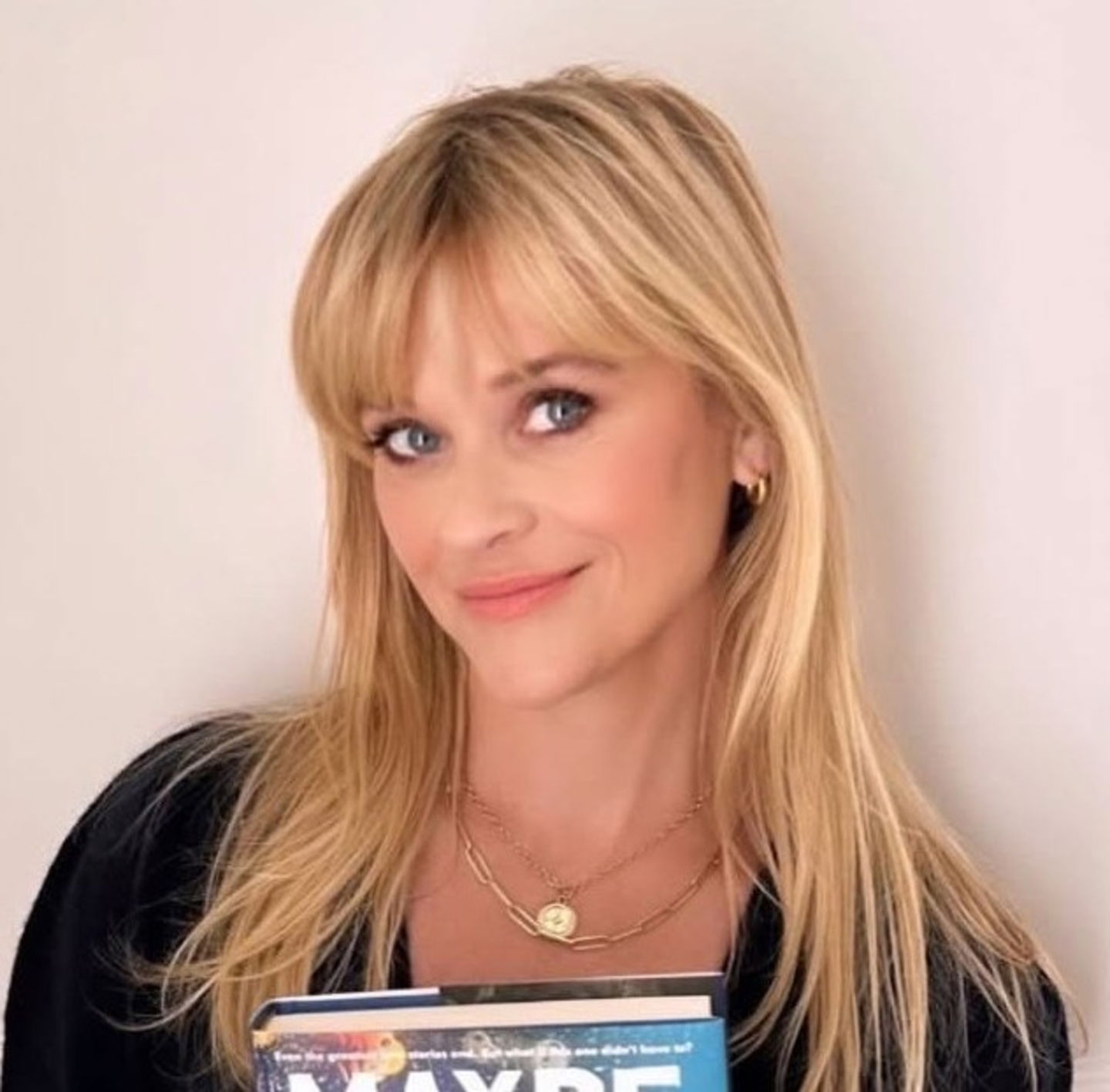 Reese Witherspoon con flequillo recto ligero y texturizado