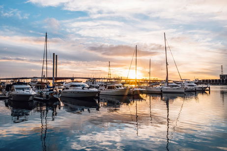 Cómo alquilar un barco este verano: tipos, precios y consejos clave