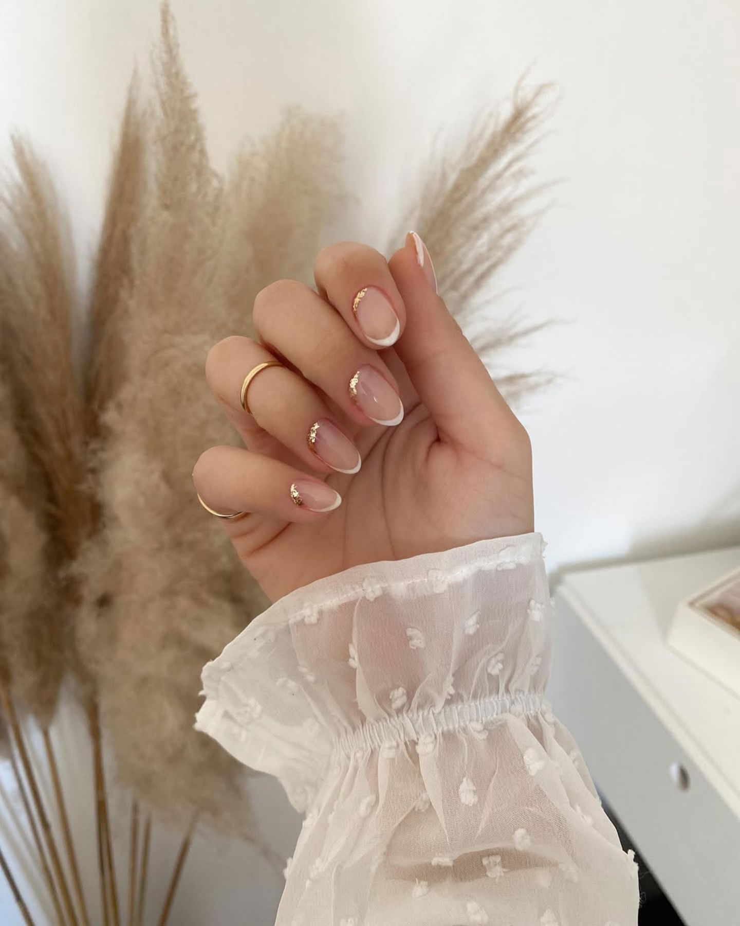 11. Uñas minimalistas