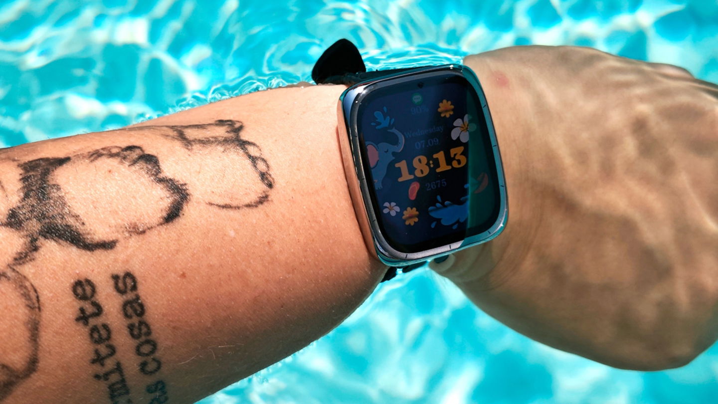 Amazfit Active 2 Square piscina