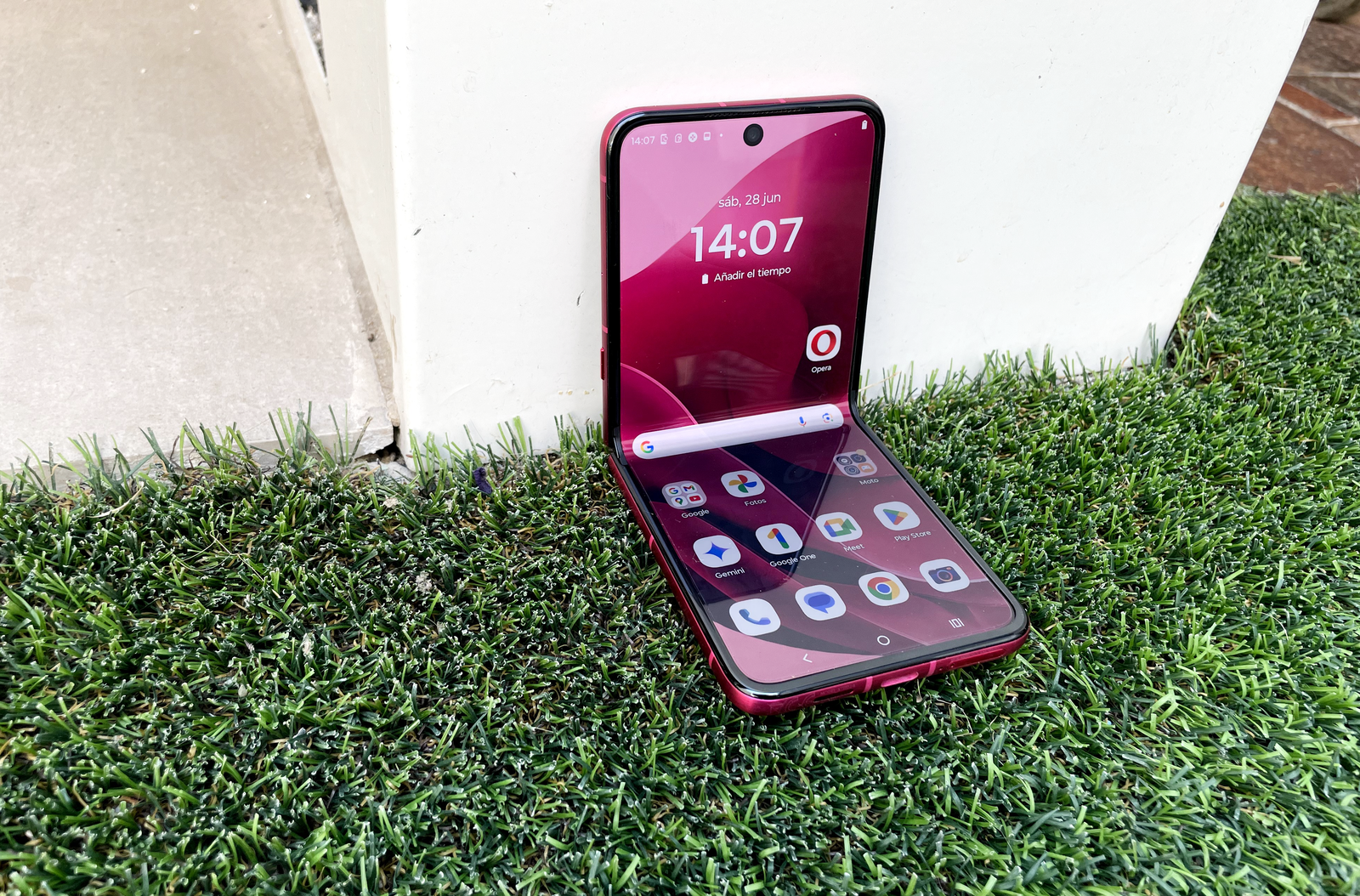 Pantalla medio plegada motorola razr 60 ultra