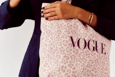 El regalo de Vogue agosto 2025 que todas quieren: el tote bag más buscado del verano