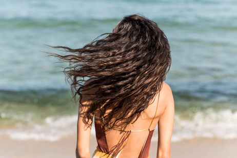 ¿Cómo debe ser un fotoprotector para el cabello? ¿Es necesario usarlo?