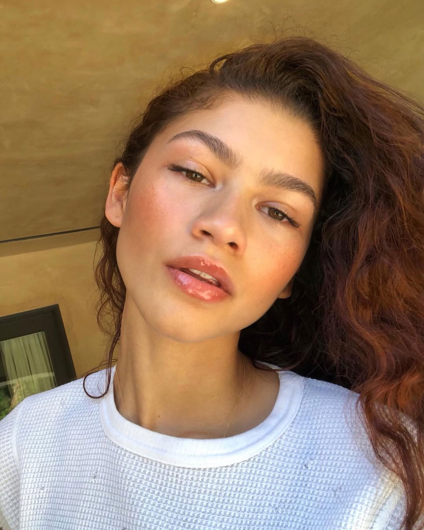 Zendaya underpainting glow