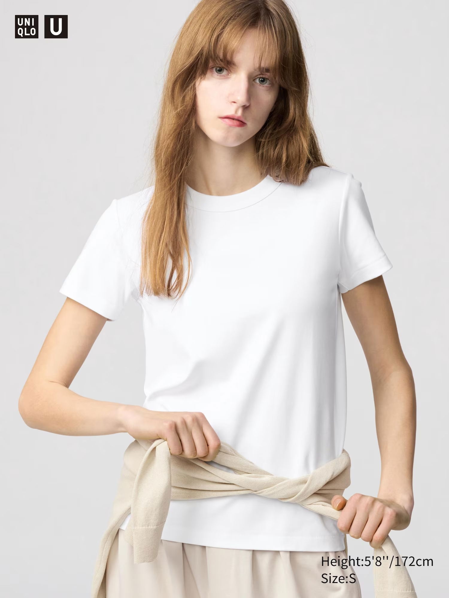 5 marcas con camisetas blancas básicas de calidad que no se transparentan