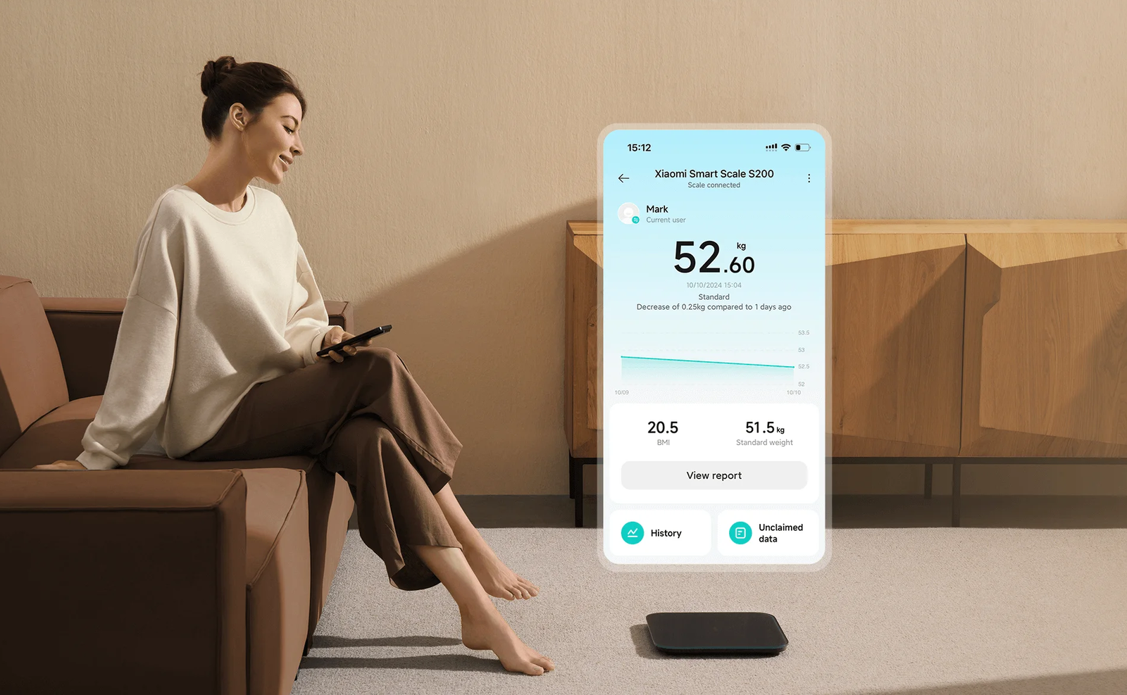 Descarga en tu móvil la app de Xiaomi Home, sincroniza la báscula y podrás consultar todos tus datos
