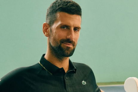 Lacoste sustituye el icónico cocodrilo por una cabra para celebrar a Djokovic como GOAT