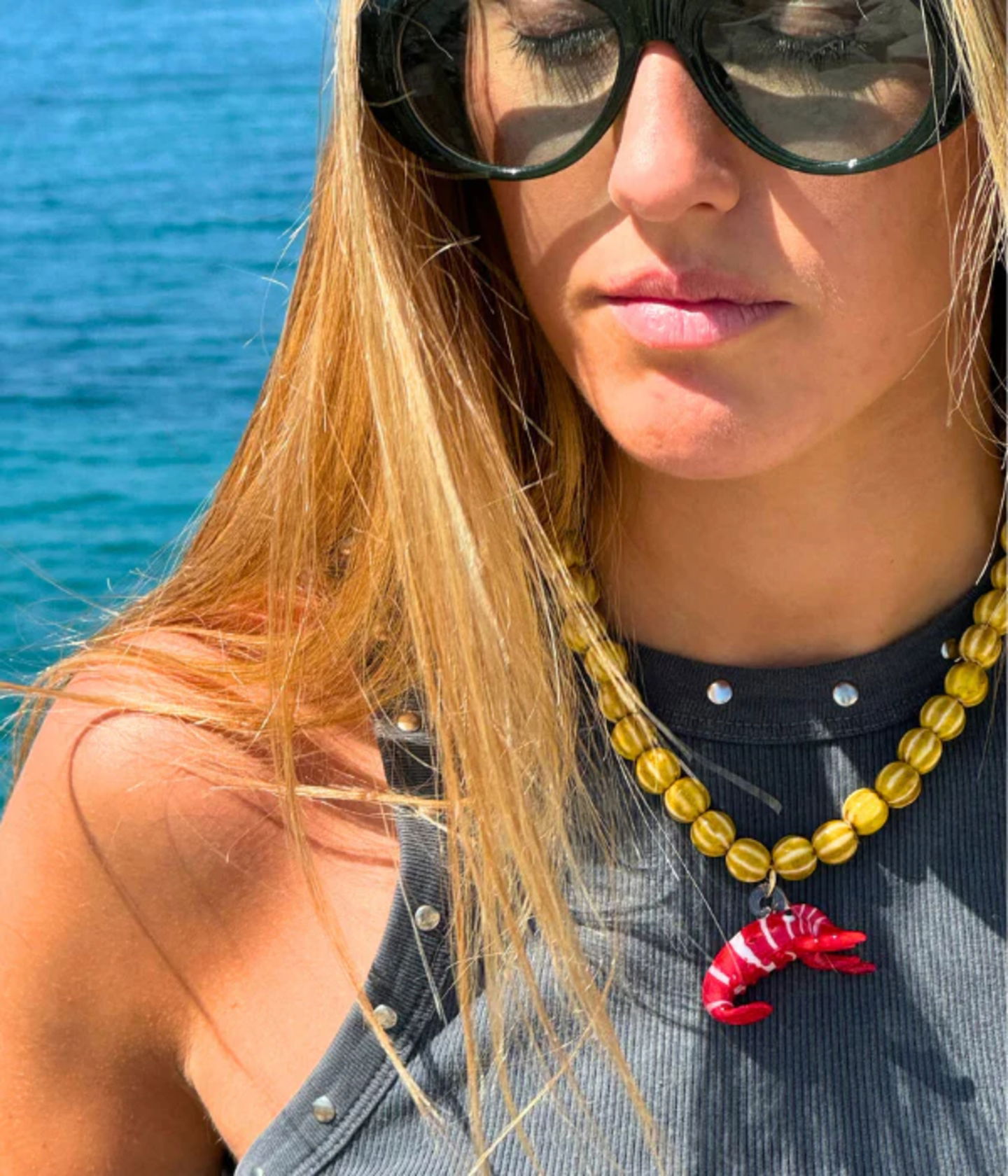 El collar con estrella que ha llevado Dulceida es de MonMart (y hay más modelos disponibles)