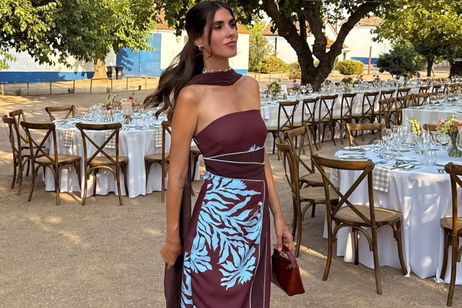 Mery Turiel elige el vestido de invitada más elegante de esta temporada (y es de una marca española)