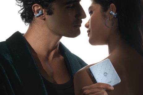 Así es The Brilliant Collection de Motorola y Swarovski: tecnología de alto nivel (y mucho brillo)