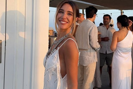 Teresa Bass encuentra en Zara el vestido de algodón bordado perfecto para el verano