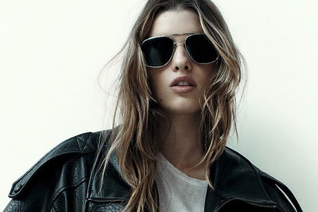 Zara tiene la chaqueta que recuerda a Yves Saint Laurent y arrasa en TikTok