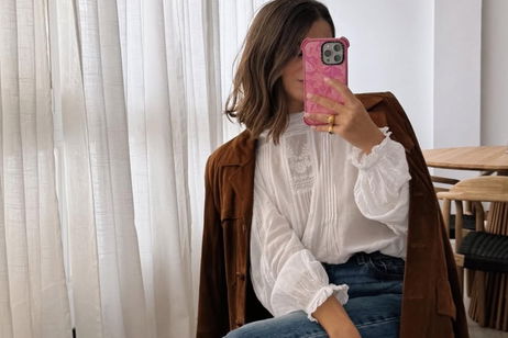 El look perfecto para ir a trabajar este otoño lo resuelves con camisa bordada y chaqueta de ante