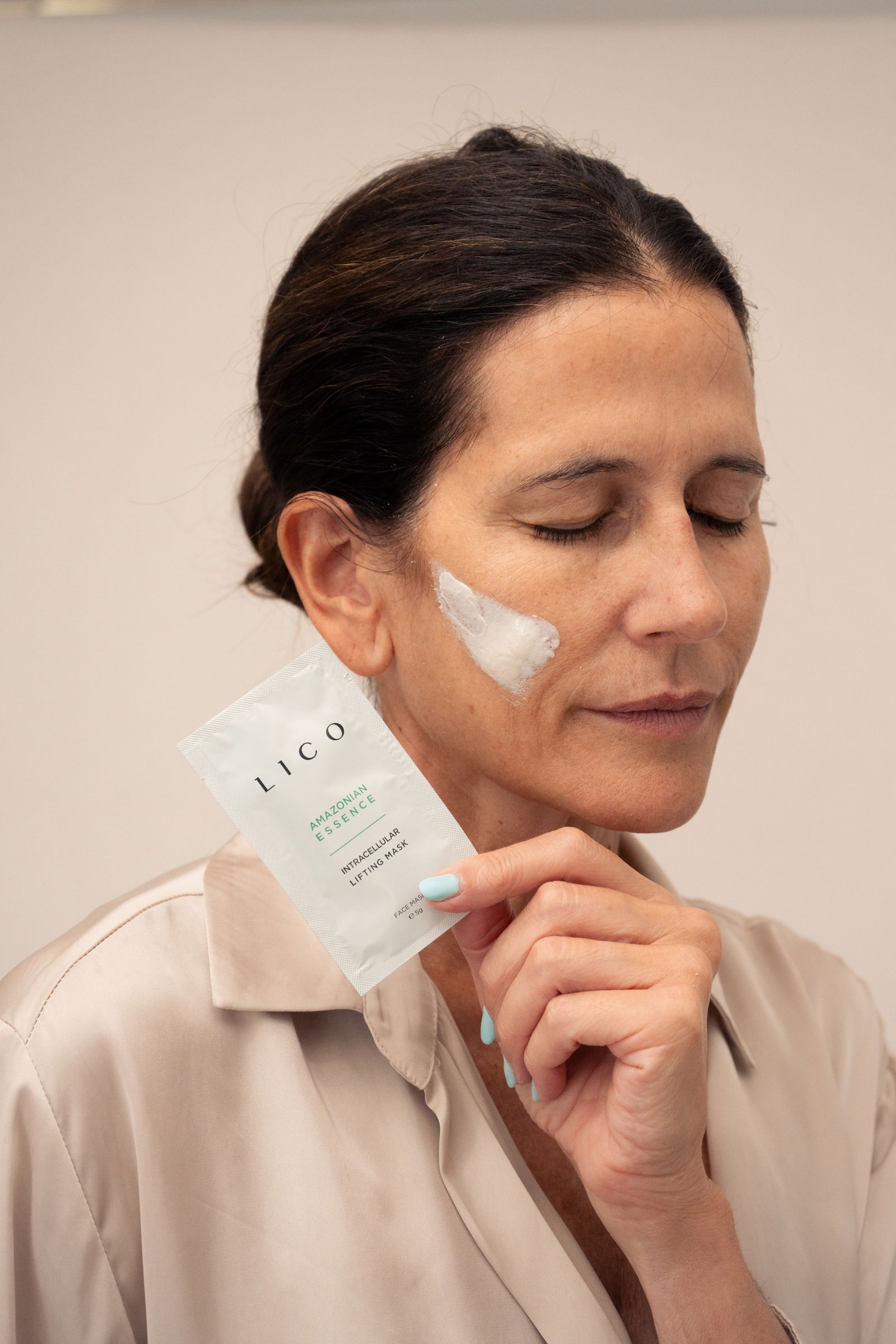 Intracellular Lifting Mask