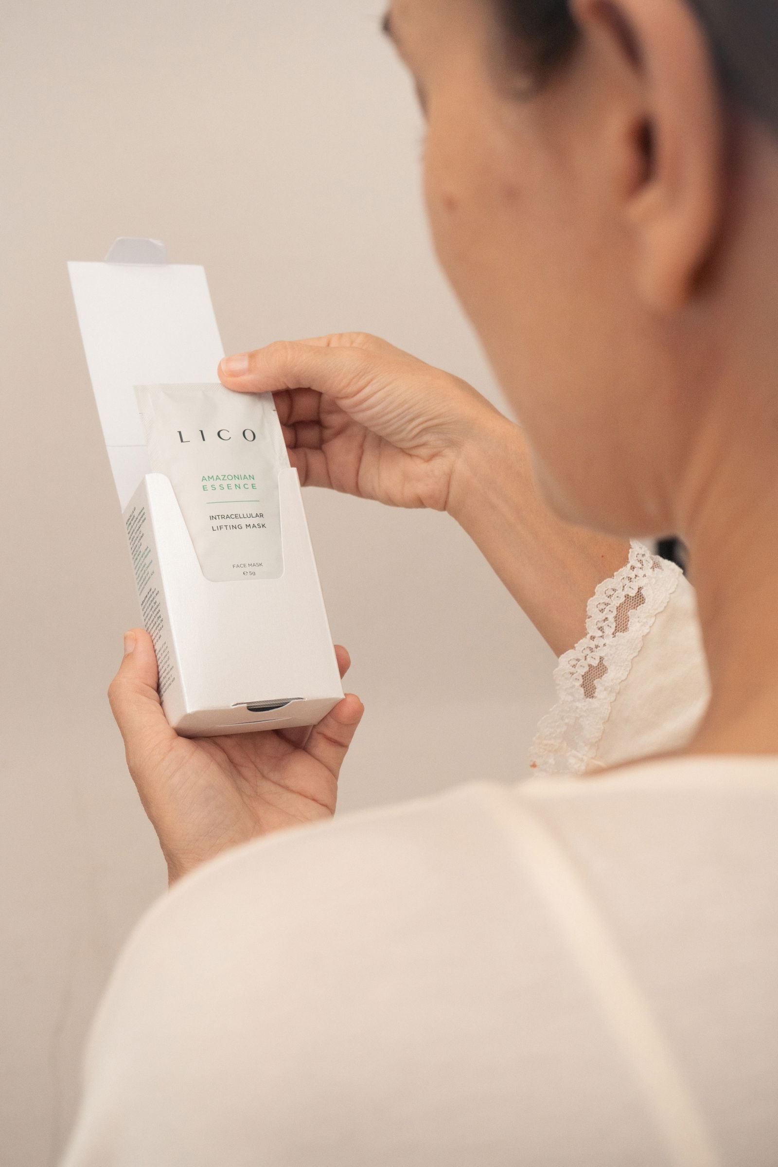 Caja Intracellular Lifting Mask