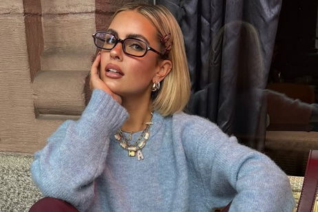 Así se lleva el jersey azul este otoño: tres looks que lo confirman