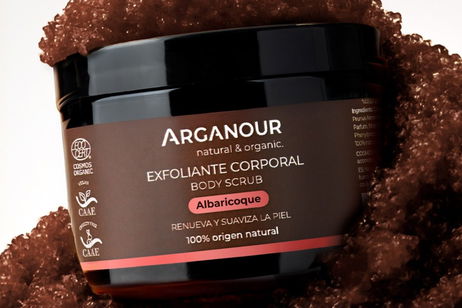 Albaricoque, azúcar y magia sensorial: así es el nuevo exfoliante de Arganour