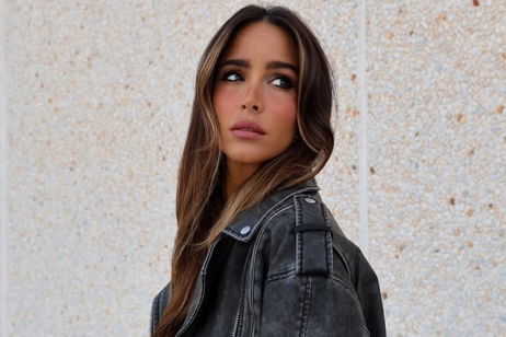 Rocío Osorno da una lección de estilo y demuestra cómo cambian las tendencias de 2024 a 2025 con la misma falda como punto de partida