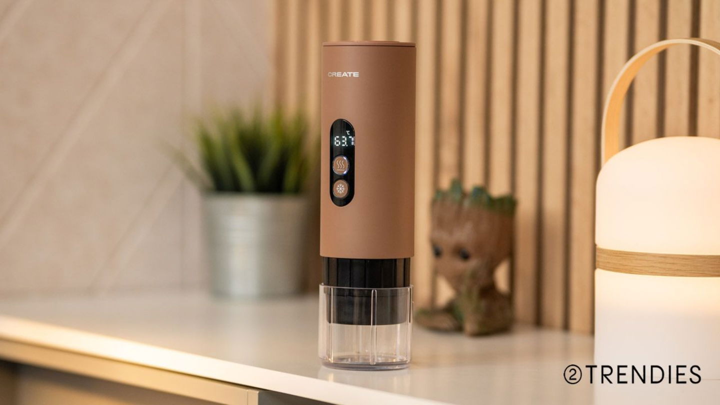 Mocha Mousse sin normas: 7 looks (y gadgets) para llevar el marrón de la forma más elegante