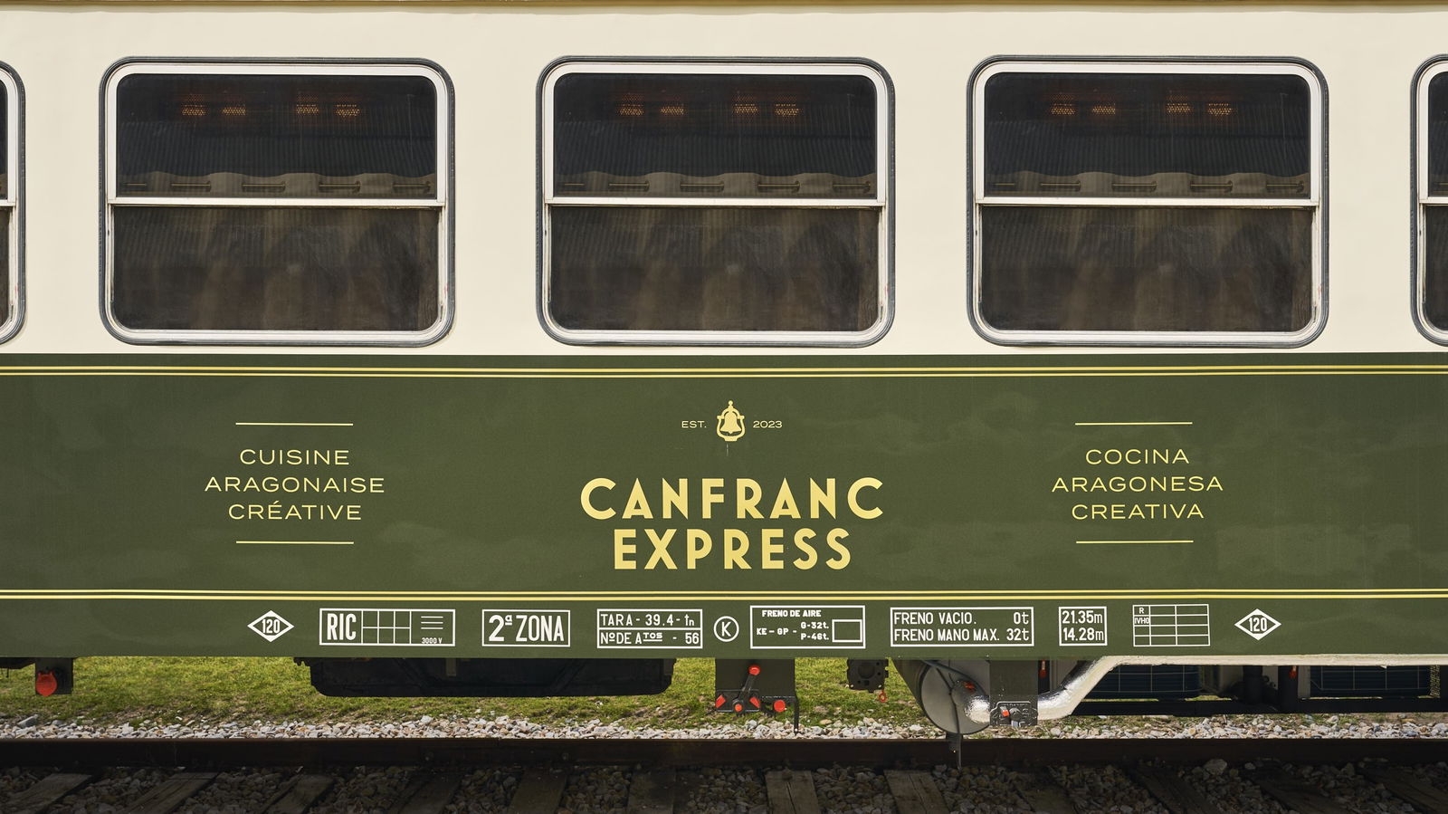 Alta cocina en un tren histórico: Canfranc Express conquista el premio a Restaurante del Año 2025