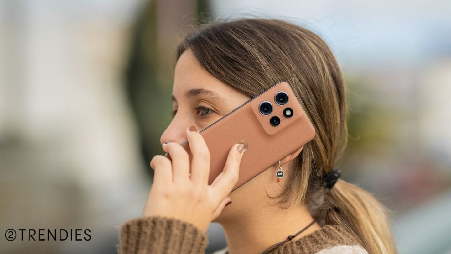 Mocha Mousse sin normas: 7 looks (y gadgets) para llevar el marrón de la forma más elegante