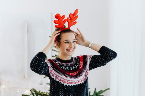 Jerseys navideños que no pueden faltar en tus outfit de diciembre