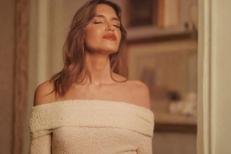 Sara Carbonero tiene el vestido cozy más bonito de diciembre: elegante y con un escote precioso Sara Carbonero tiene el vestido cozy más bonito de diciembre: elegante y con un escote precioso