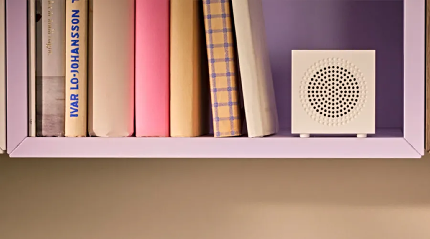 El altavoz Bluetooth IKEA Kallsup, en color blanco